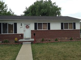28693 Essex St, Roseville, MI 48066