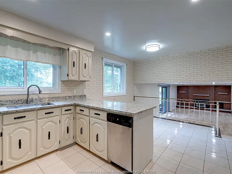 398 Brighton Rd — Photo 14