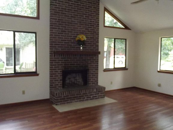 5th image of 219 Briarfield Ct
