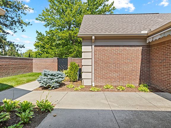 5th image of 8580 Olde Mill Cir E