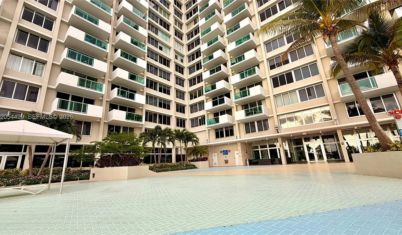 Mirador 1200 Condo — Photo 1