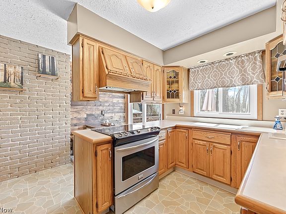 5th image of 2683 Echo Ln