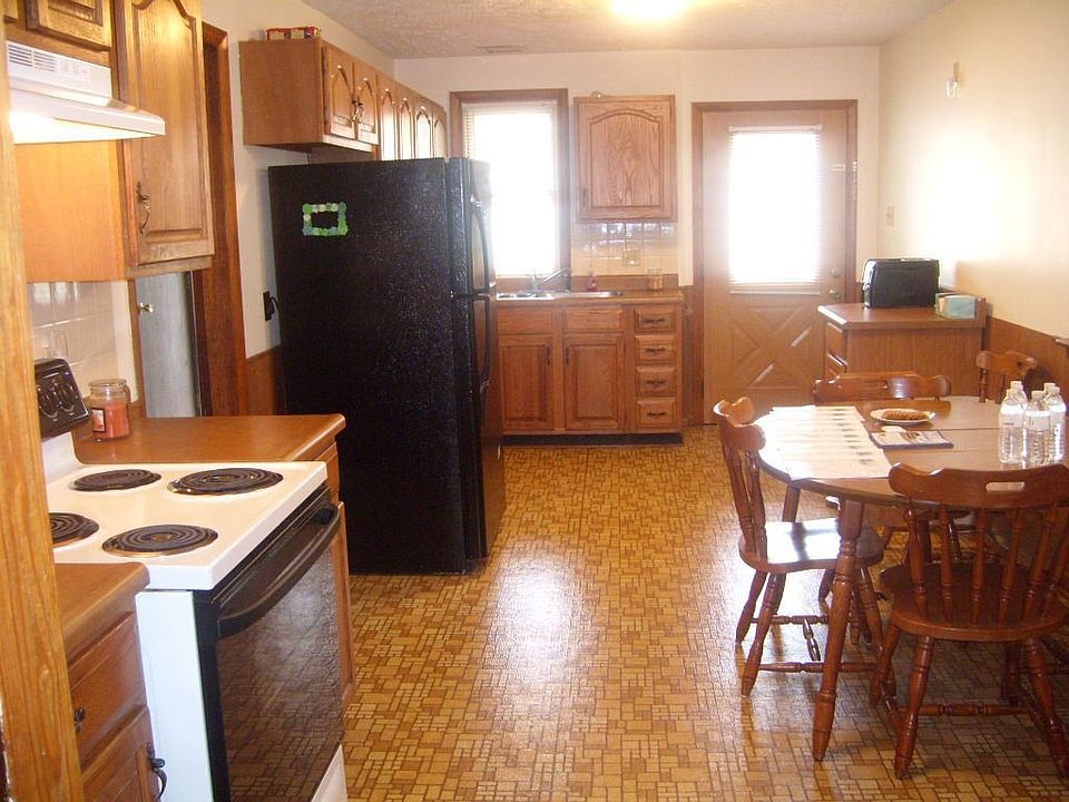 Large eat-in kitchen