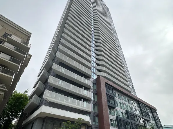 4065 Confederation Pkwy #1402, Mississauga, ON L5B 0G4