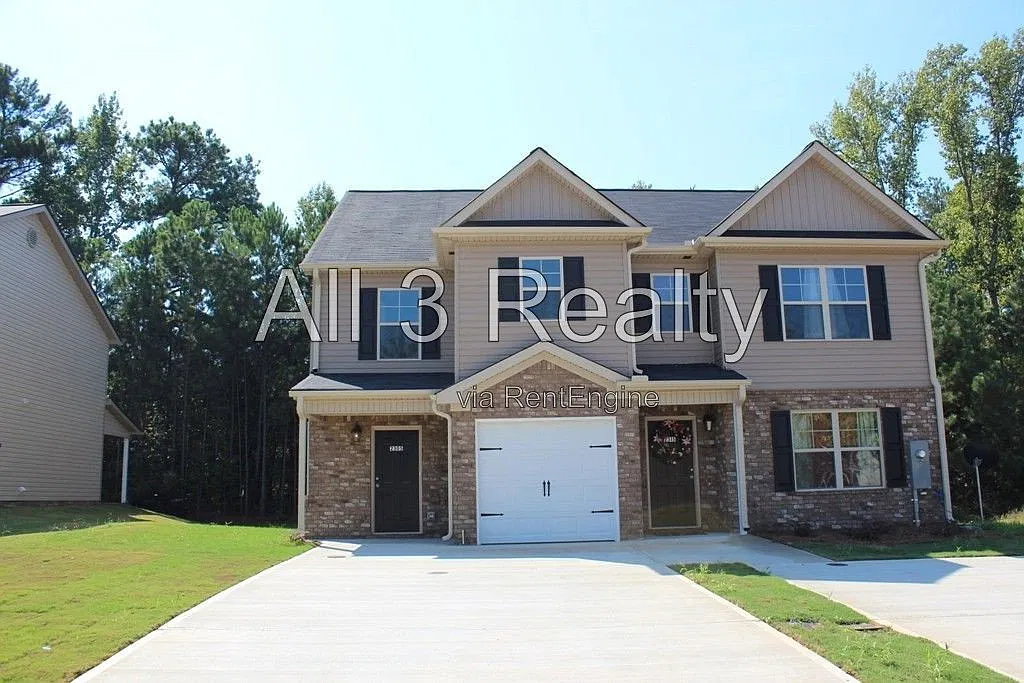 3 bed, 2.5 bath, 1336 sqft, $1,595 — Photo 3