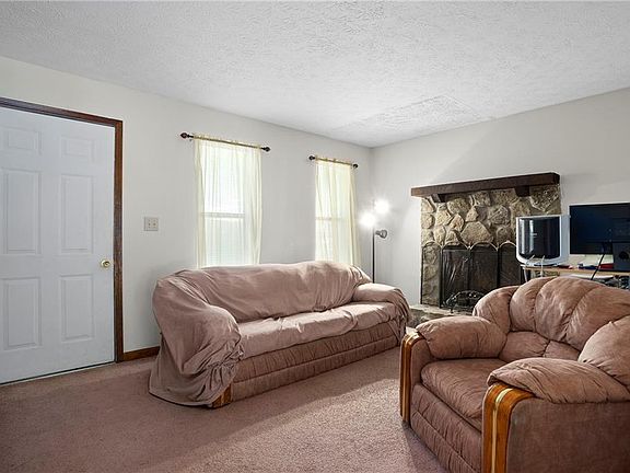 3rd image of 2843 Melanie Ln