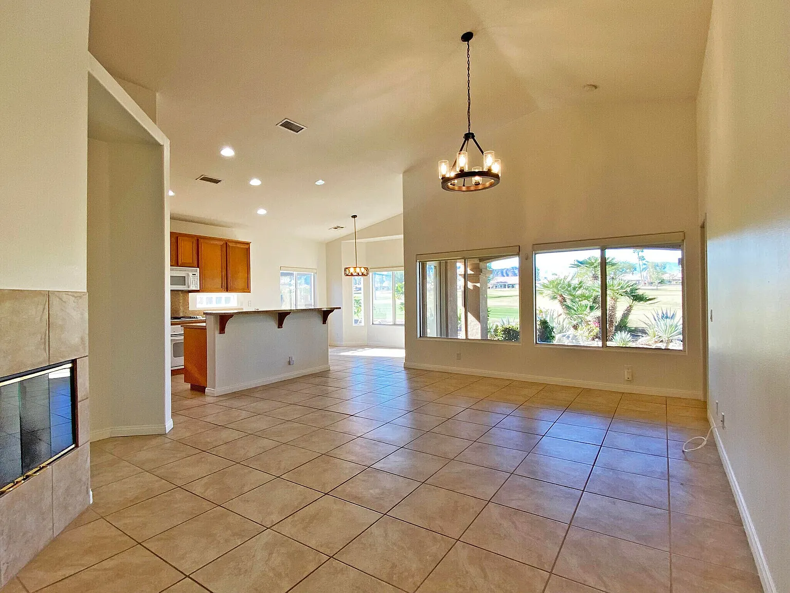3 bed, 1529 sqft, $3,200 — Photo 2