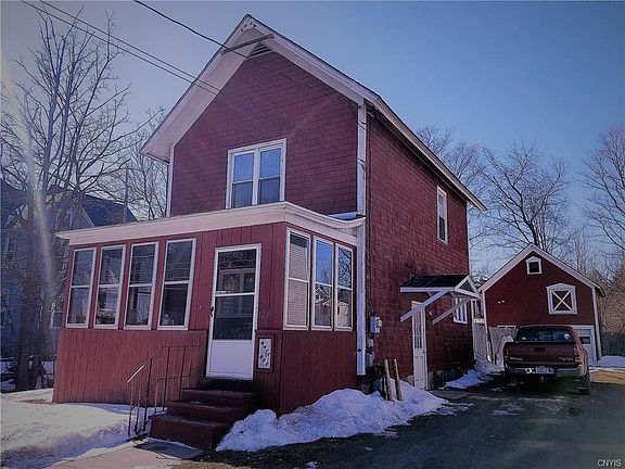 2nd image of 128 N Main St