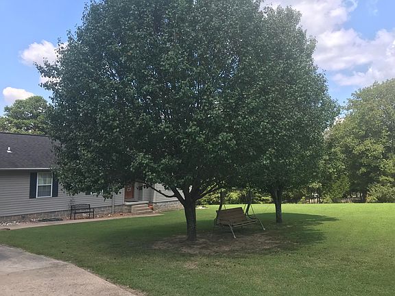 2nd image of 105 Black Oak
