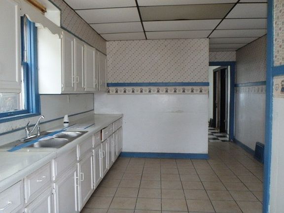 5th image of 1309 S 48th Ct