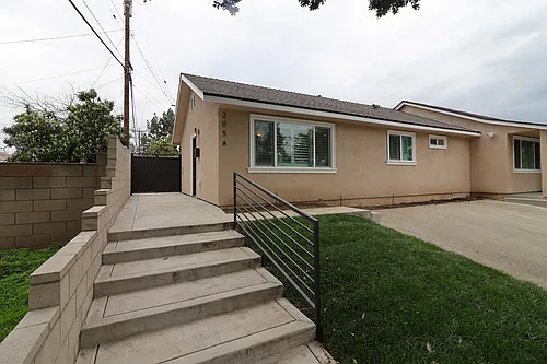 205 W Nubia St #A Photo 1
