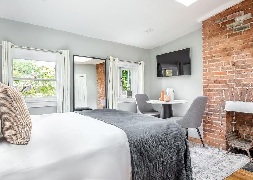 2nd image of 231 E 4th St #2D