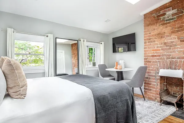 Rented by REAL New York | media 11