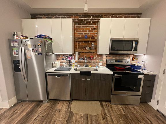 5th image of 1509 E Superior St APT 201