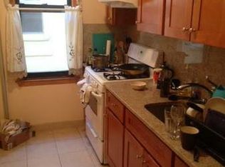3045 33rd St APT 2R, Astoria, NY 11102