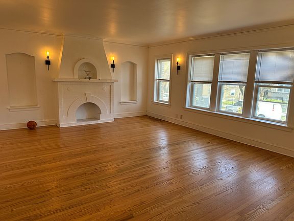2nd image of 6226 N Francisco Ave