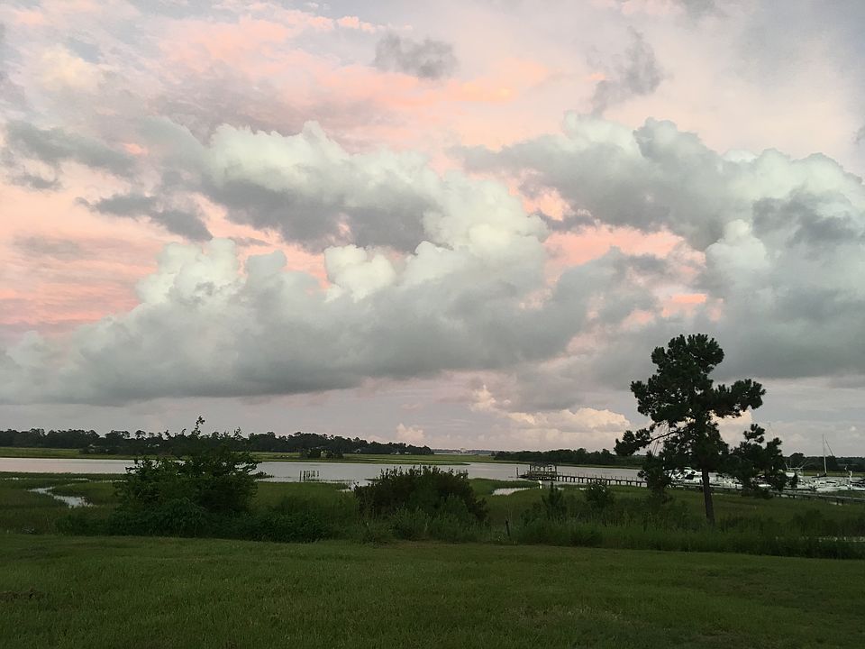 1st image of 2702 1/2 River Dr