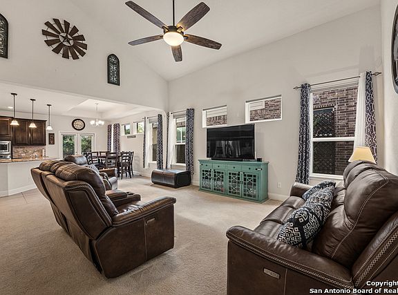 5th image of 5915 Akin Pl