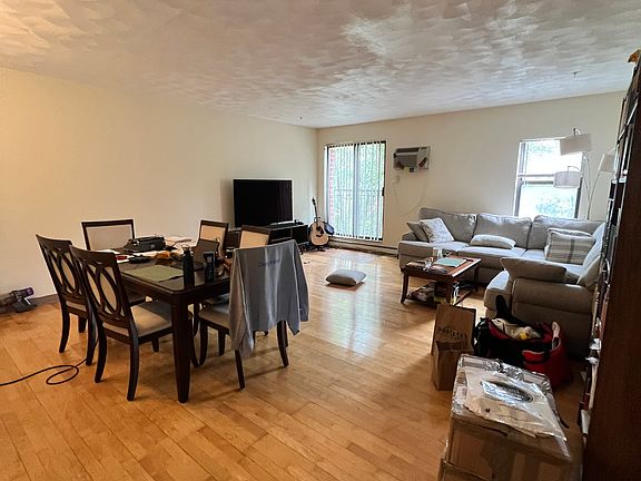 4th image of 375 Highland Ave #3