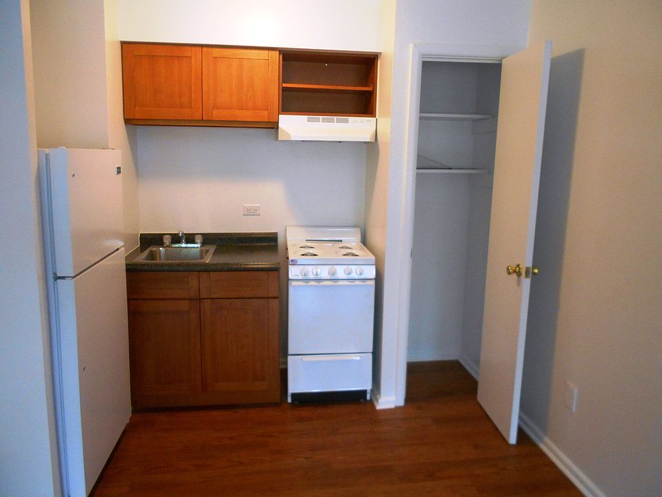 2nd image of 2800 Anthony Ln APT 4
