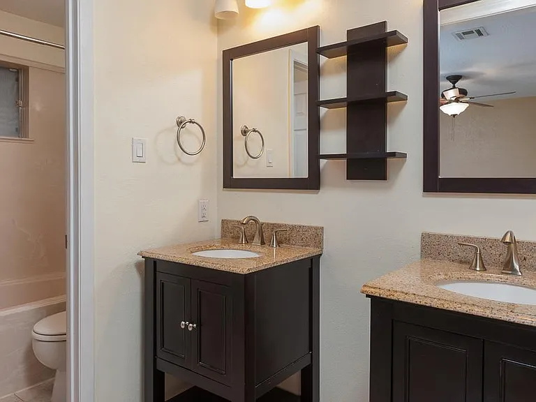 2318 Colonial Ridge Dr — Photo 17