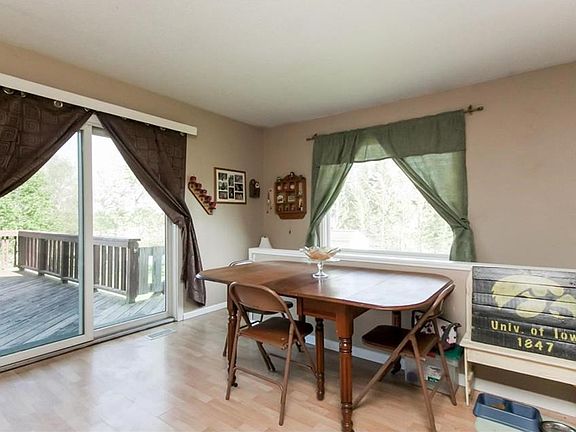 3rd image of 624 Crestview Dr