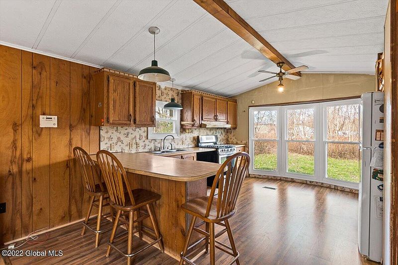 3rd image of 104 Independence Lane