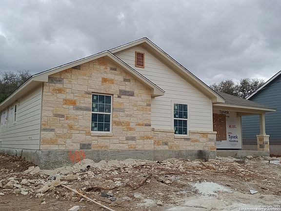 3rd image of 484 Burr Oak Ln