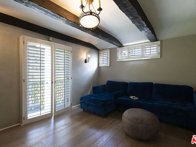 1407 N Beverly Dr — Photo 46