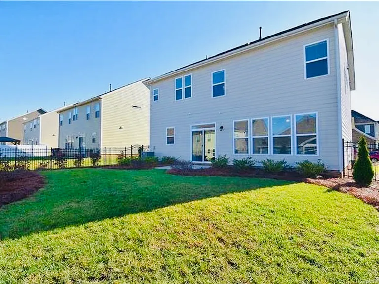 1031 Slew O Gold Ln — Photo 8