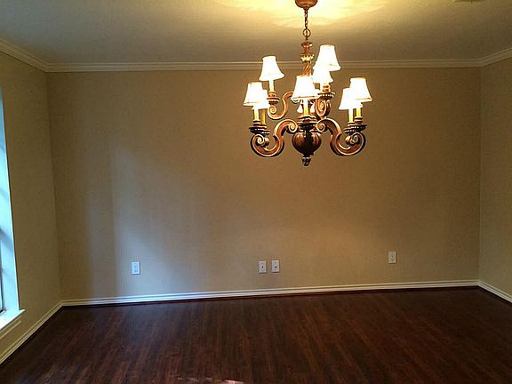 5th image of 3114 Village Woods Dr