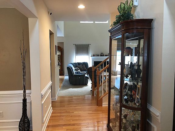 Entry Way / Foyer