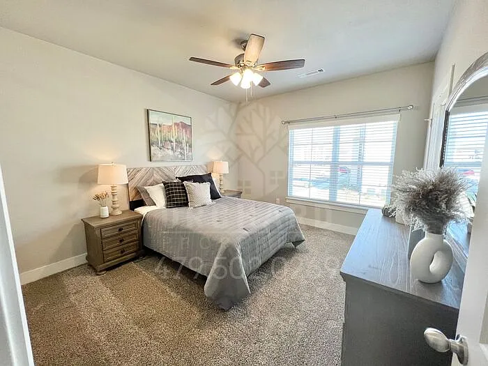 1837 E Brookview Dr — Photo 7
