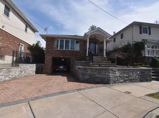 5735 263rd St, Little Neck, NY