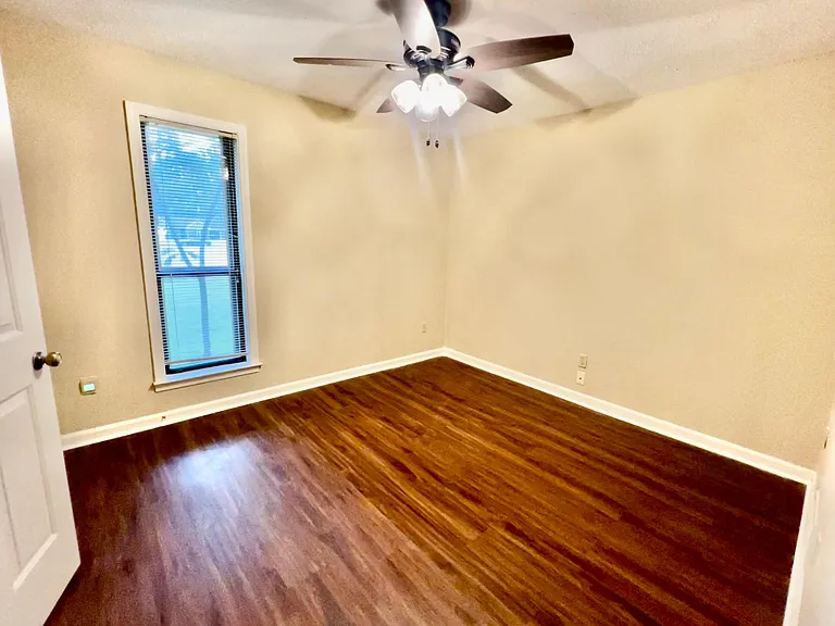 3168 Creekwood Ln — Photo 14