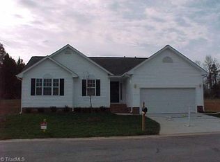 2735 SE Chestnut Heights Rd, Winston Salem, NC 27107