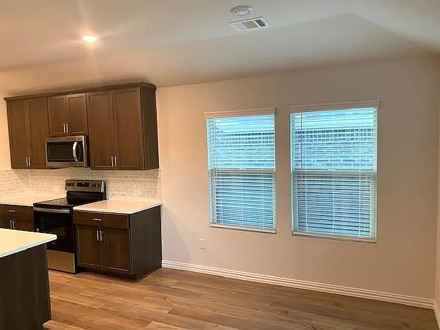 1902 Canyon Ln — Photo 17