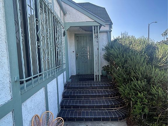 2nd image of 544 W 112th St