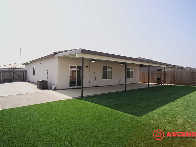 1018 Warwickshire Ave — Photo 19
