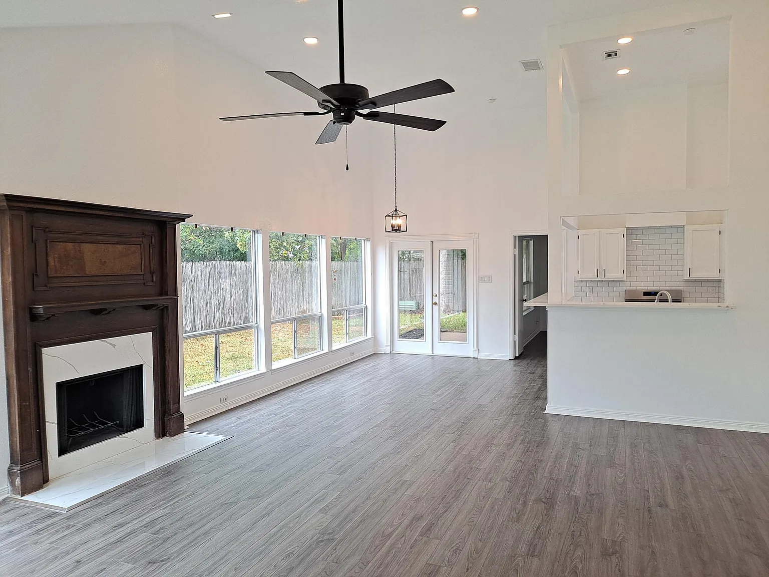 3 bed, 1471 sqft, $1,895 — Photo 3