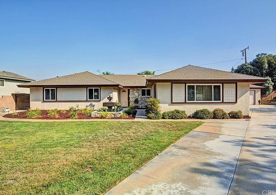 1st image of 22790 La Paix St