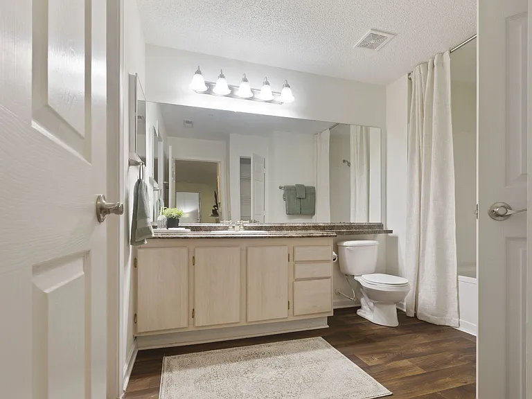 Hollis 7601 — Photo 3