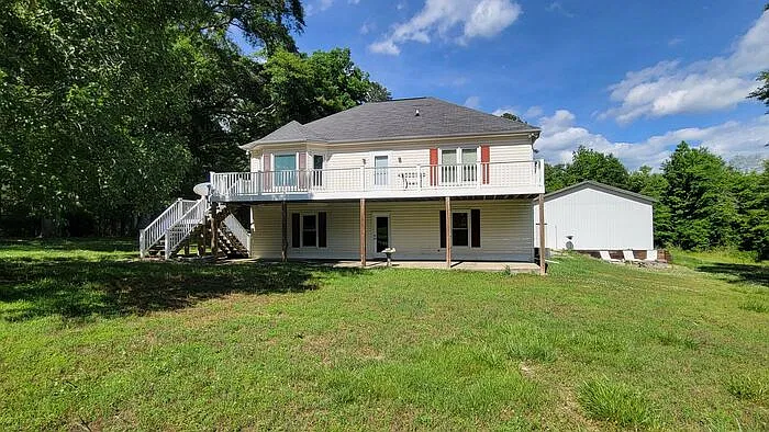 3 bed, 3.0 bath, 2200 sqft, $2,500 — Photo 1