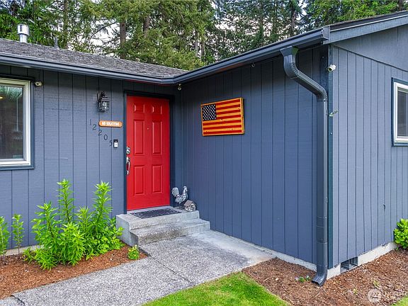 4th image of 12205 217th Avenue Ct E