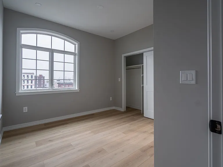 2401 Washington Ave — Photo 48