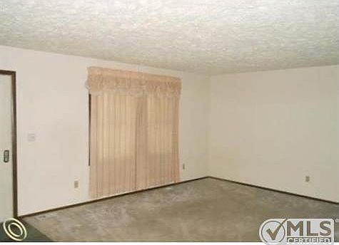 71317150 Family Room.JPG