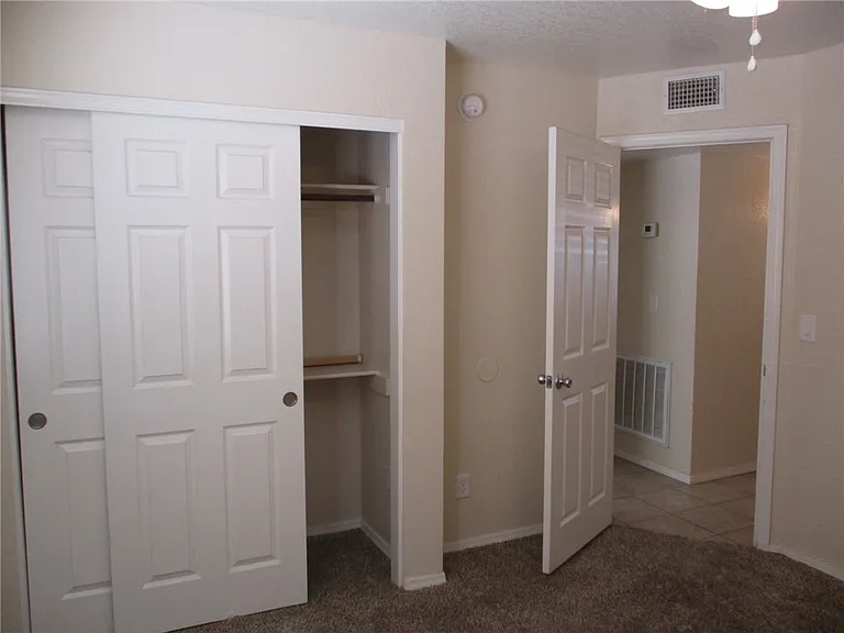2801 Paloma Senda #D — Photo 10