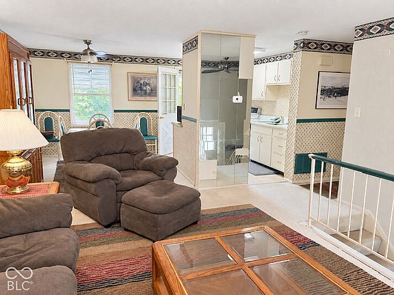 3rd image of 9033 Caminito Ct
