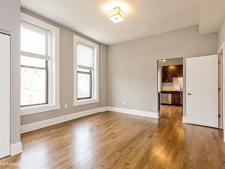 1858 W Huron St #2F — Photo 2