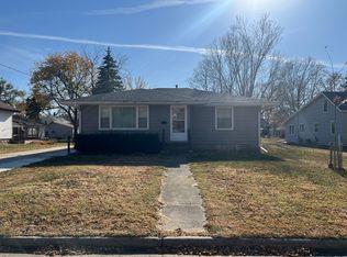 1103 2nd St NW, Faribault, MN 55021